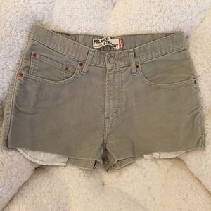 Corduroy Levi highwaisted shorts