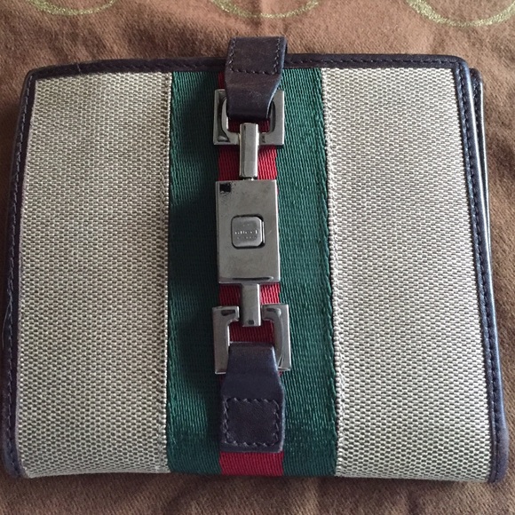 RESERVED*Gucci wallet with classic red and green