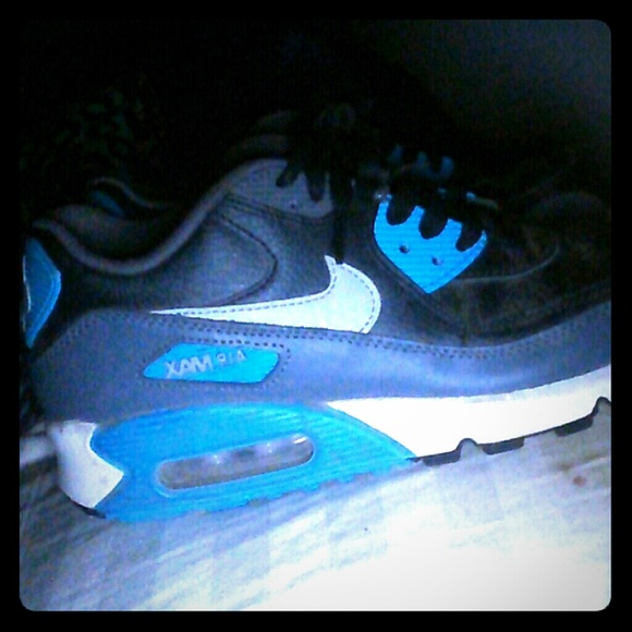 Nike tennis shoes