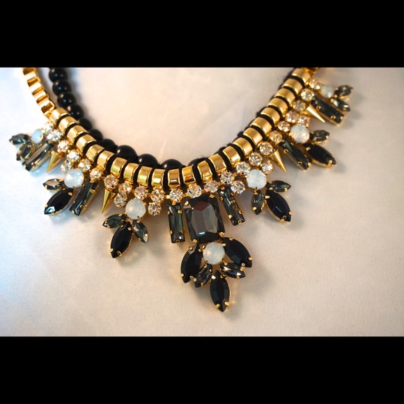 Crystal Stone Necklace - Picture 3 of 3