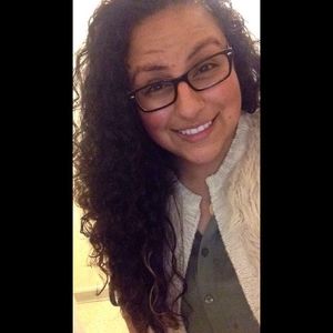 Meet your Posher, Gabriela