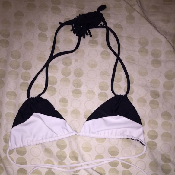 Acacia Swimwear Uns top in black and white