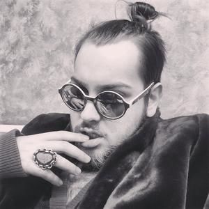 Meet your Posher, Justin