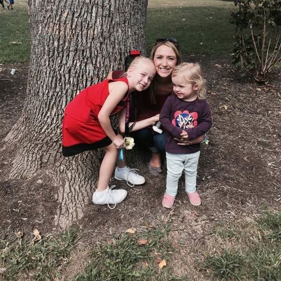 Meet your Posher, Jessica - Picture 2 of 2