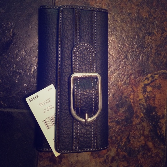 🆕🆕 *DISCONTINUED* NINE WEST TWO-TONE WALLET🆕🆕