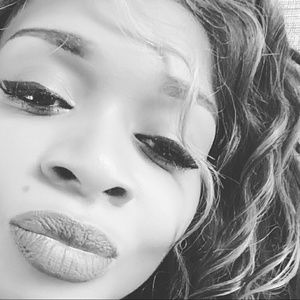 Meet your Posher, Latoya