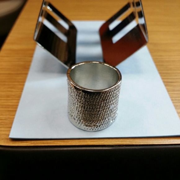 Bracelets - Picture 2 of 4