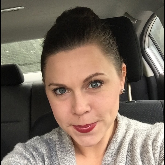 Meet your Posher, Kristen - Picture 1 of 1