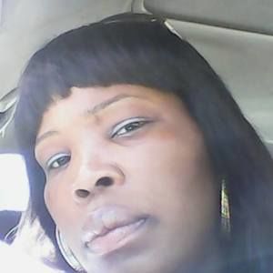 Meet your Posher, Monique