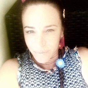 Meet your Posher, Leslie