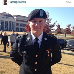 Meet your Posher, Seth