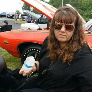 Meet your Posher, Danielle