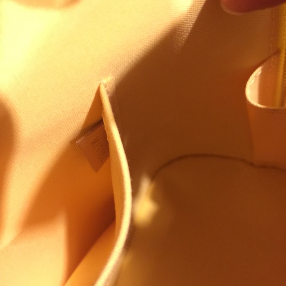 Authentic Louis Vuitton Alma Citrine Bag. - Picture 3 of 15