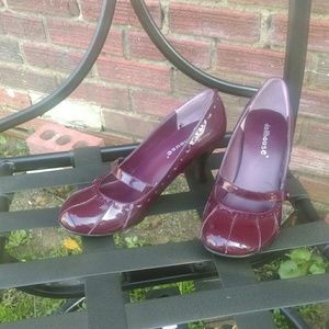 Burgandy low hill Dollhouse