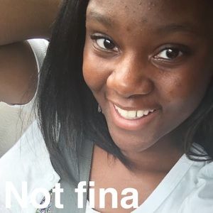 Meet your Posher, Desiree