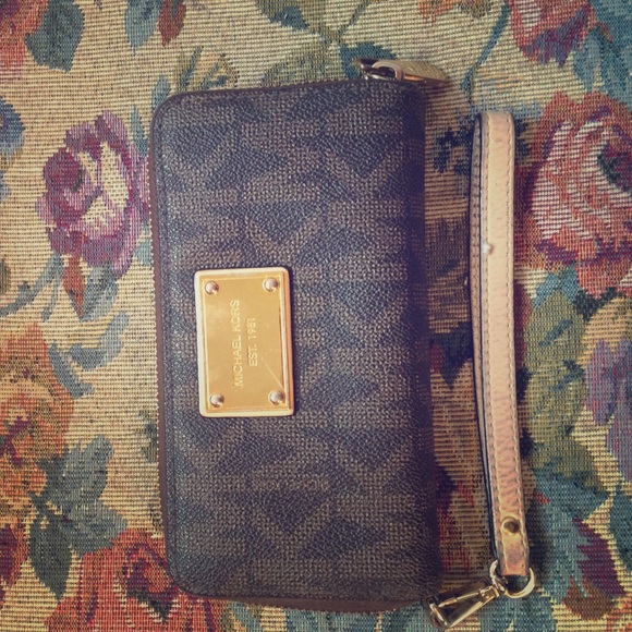 Brown MK wallet - Picture 1 of 4