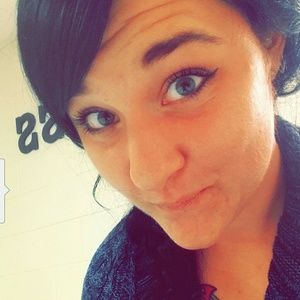 Meet your Posher, Elora