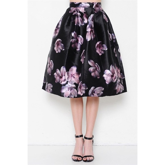 LOWEST  "The Beauteous Flower" Flare Midi Skirt - Picture 2 of 4