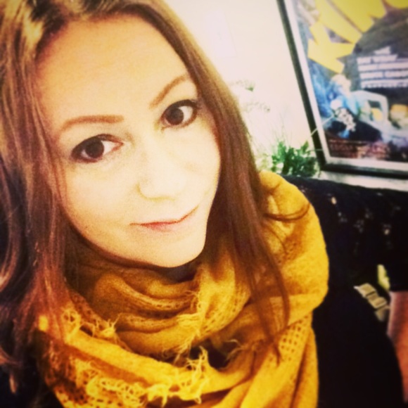 Meet your Posher, Robynn - Picture 3 of 6