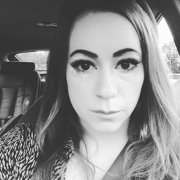 Meet your Posher, Robynn - Picture 6 of 6