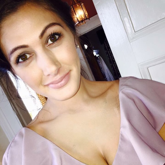 Meet your Posher, Michelle - Picture 2 of 3