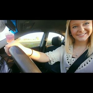 Meet your Posher, Caitlyn