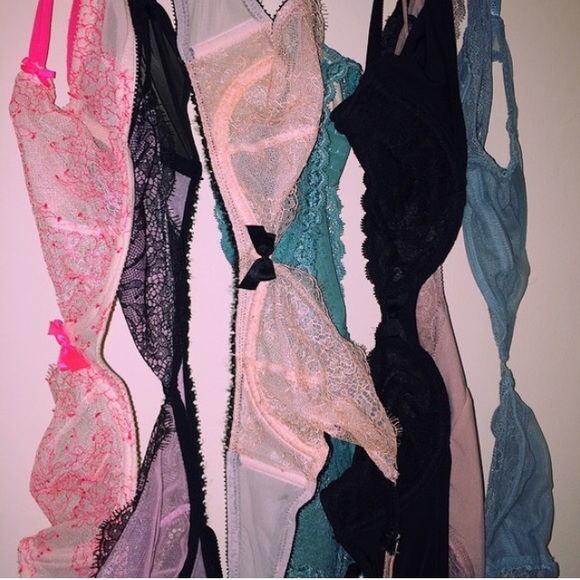 Light pink / black vs bra (in the middle)