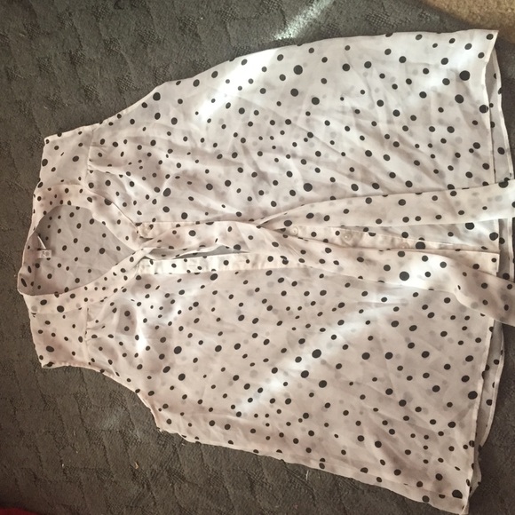 Polka dot sleeveless shirt