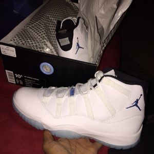 Air Jordan Columbia 11's