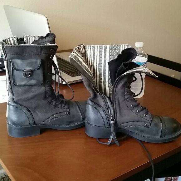 Combat boots