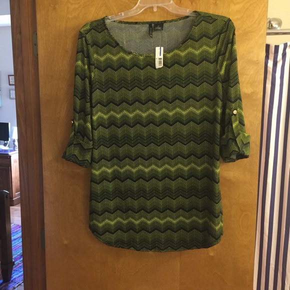 Classy wrinkle free chevron blouse, size XL, NWT!