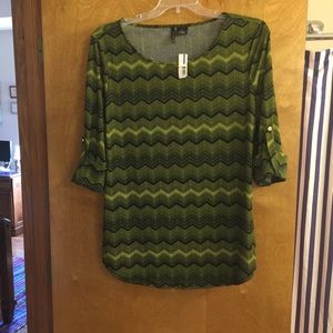 Classy wrinkle free chevron blouse, size XL, NWT!