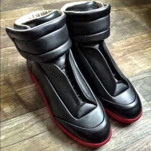 Masion Martin Margielas! Worn only TWICE!