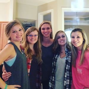 Meet your Posher, Caitlin