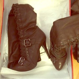 Guess high ankle boots (Gworiska)