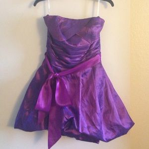 Strapless purple short party dress