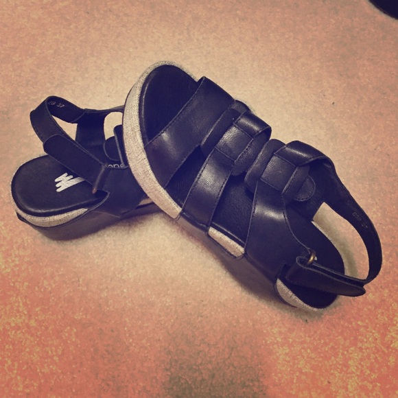 NEVER BEEN WORN BRAND NEW Antelope Sandals