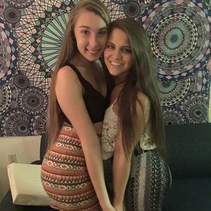 Meet your Posher, Dakota