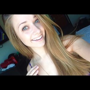 Meet your Posher, Danielle