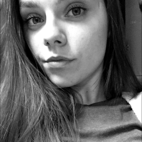 Meet your Posher, Cierra