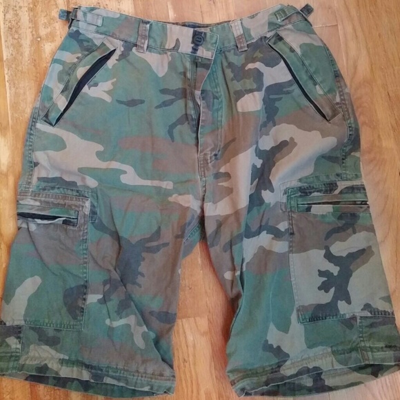 Men's camo cargo shorts