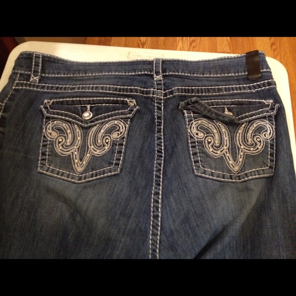 Plus Size - Picture 2 of 4