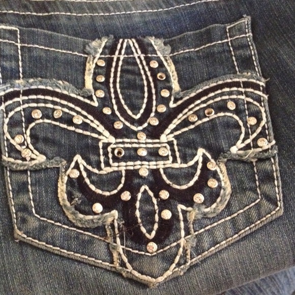 Plus Size - Picture 4 of 4