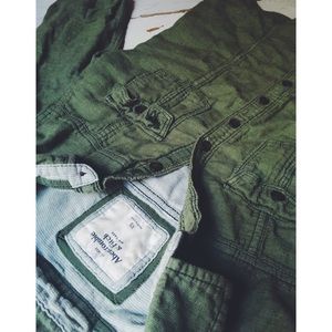 Dark Green Abercrombie & Fitch Button Up