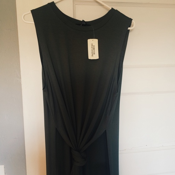 Side Split Muscle Tank Forever 21 New - Picture 1 of 3