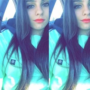 Meet your Posher, Deema