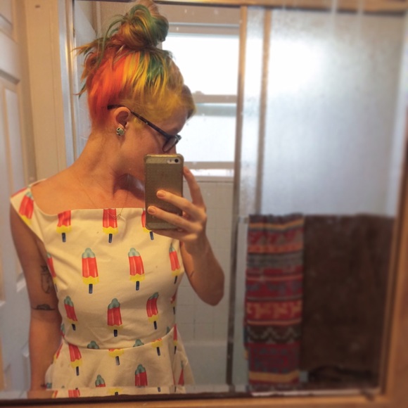 Meet Your Posher💕 - Picture 2 of 4