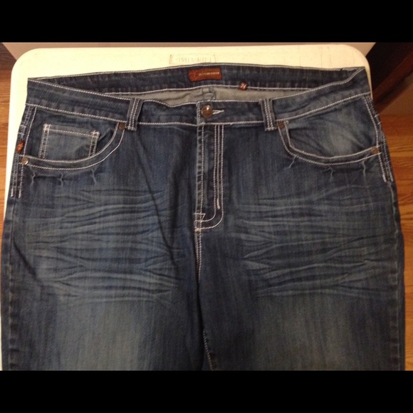 Plus Size - Picture 2 of 4