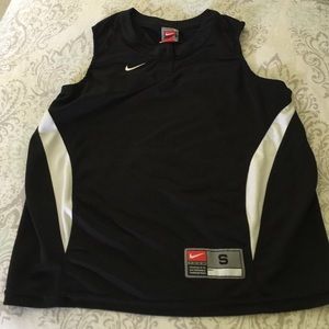 Nike fit dry team top