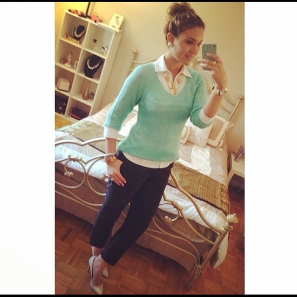 🌸Cute and comfy turquoise knit sweater